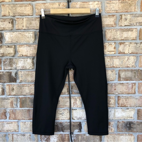 ATHLETA Ultimate Stash Pocket Black Crop Leggings M (Tall) - Picture 3 of 15